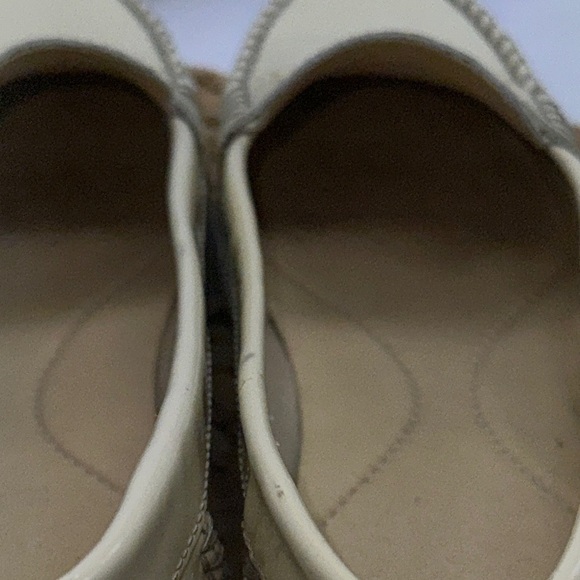 GEOX Made in Morocco Elegant Cream ItalianPatient Leather Loafers for Women - Picture 9 of 11